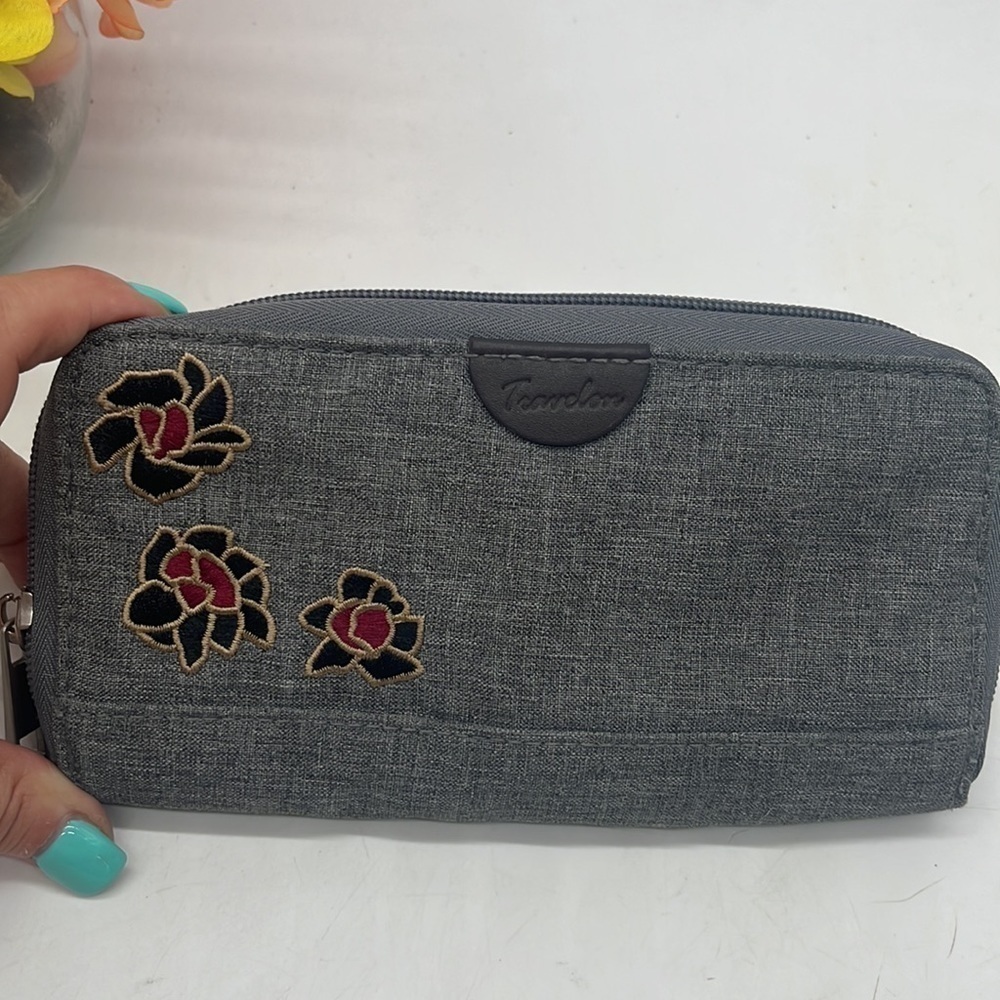 Travelon Heather Gray wallet with embroidered flowers standard size